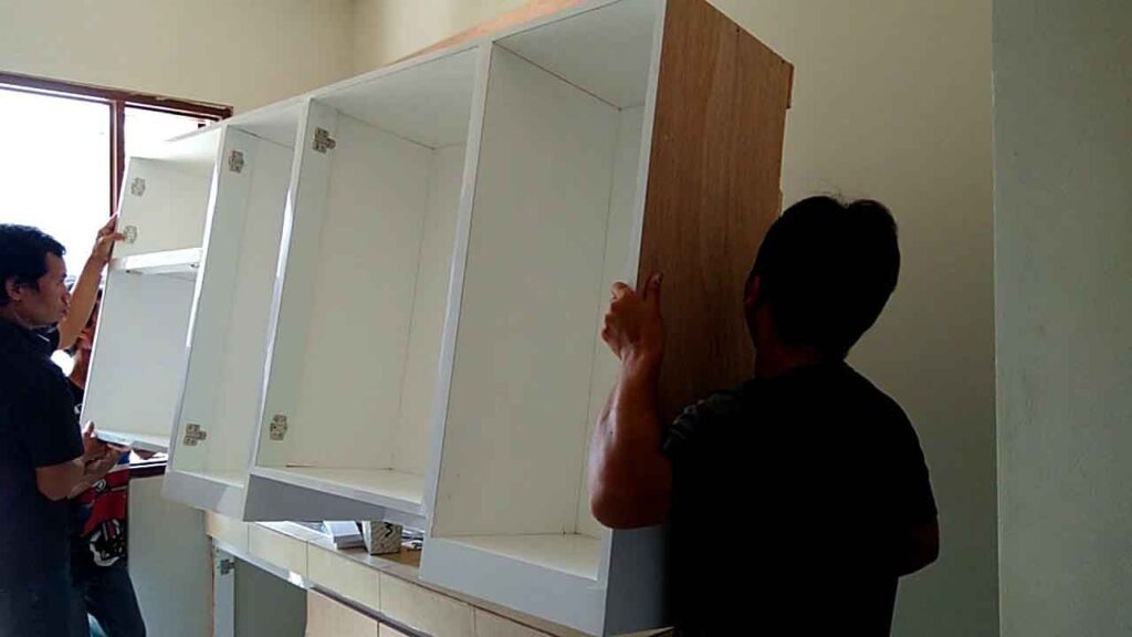 Anggaran Upah Buat Kabinet Dapur di Malaysia 2 perkara yang mempengaruhi upah buat kabinet dapur
