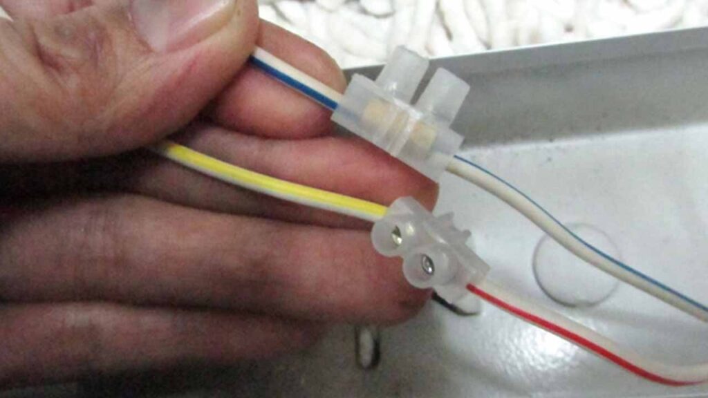 Cara Pasang Wayar Lampu LED di Rumah dengan Selamat dan Kemas 2 persiapan yang diperlukan untuk memasang lampu led
