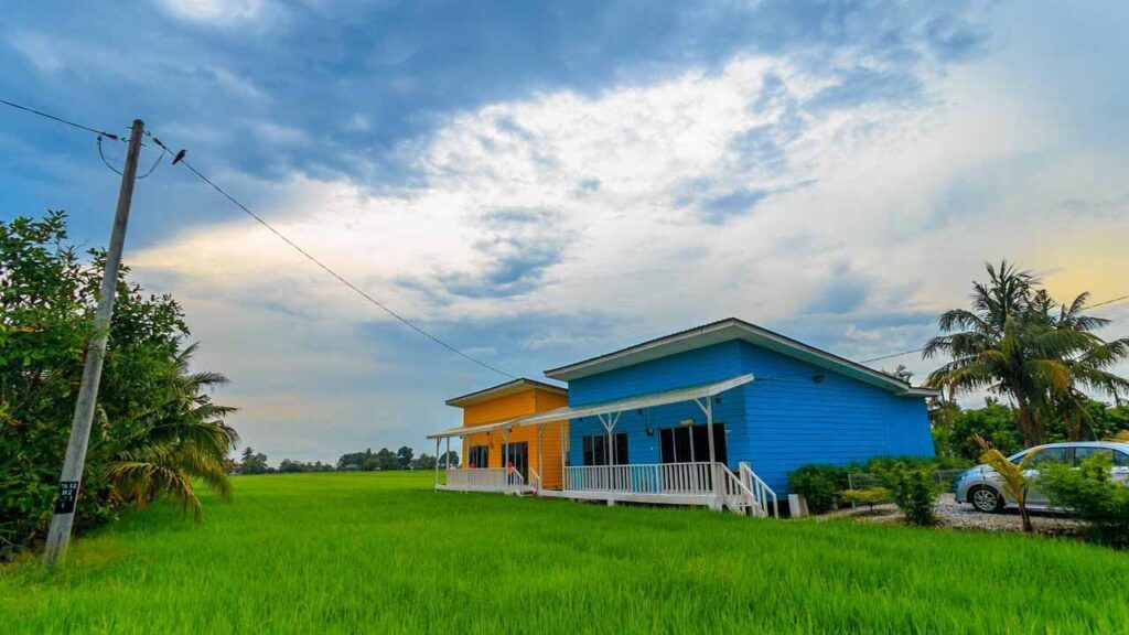 Anjung Rumah Kampung: Warisan Seni Bina Melayu yang Sarat Makna 2 awal mula dan sejarah anjung rumah kampung