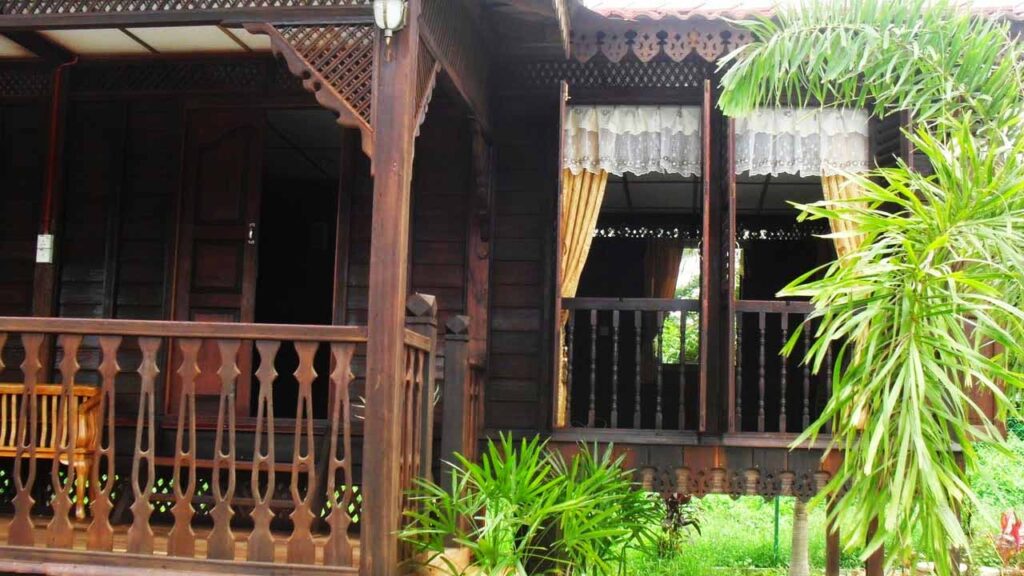 Anjung Rumah Melayu: Fungsi, Jenis, dan Peranannya dalam Budaya Melayu 2 faedah sosial dan budaya anjung