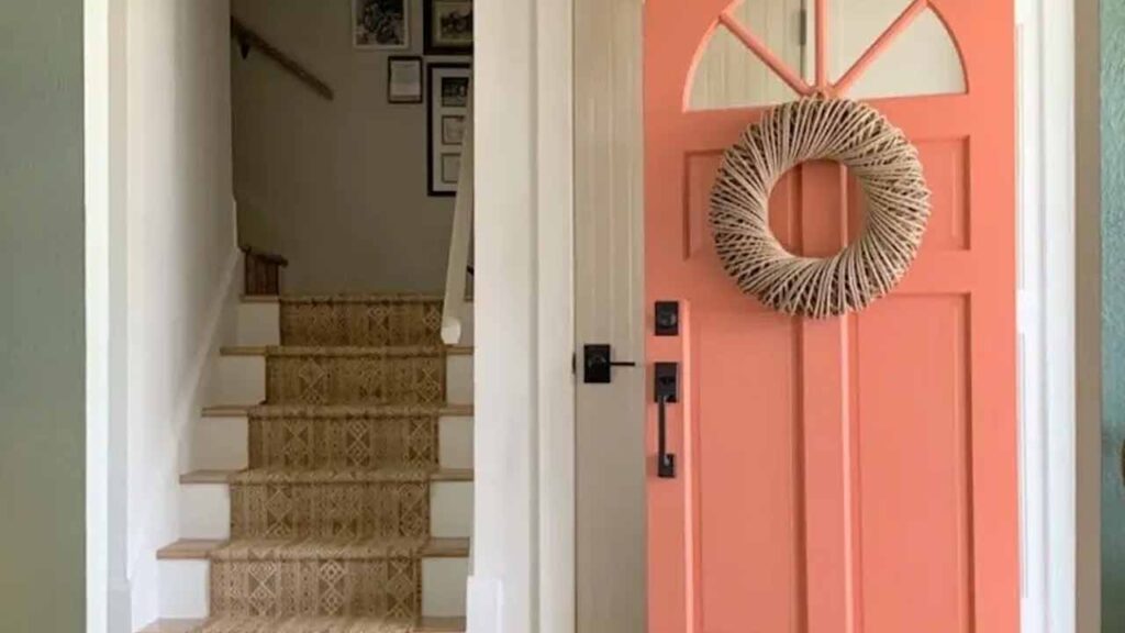 Inspirasi Warna Pintu Kayu yang Cantik dan Modern untuk Rumah Minimalis 1 apa sebab warna cat pintu kayu perlu diberi perhatian