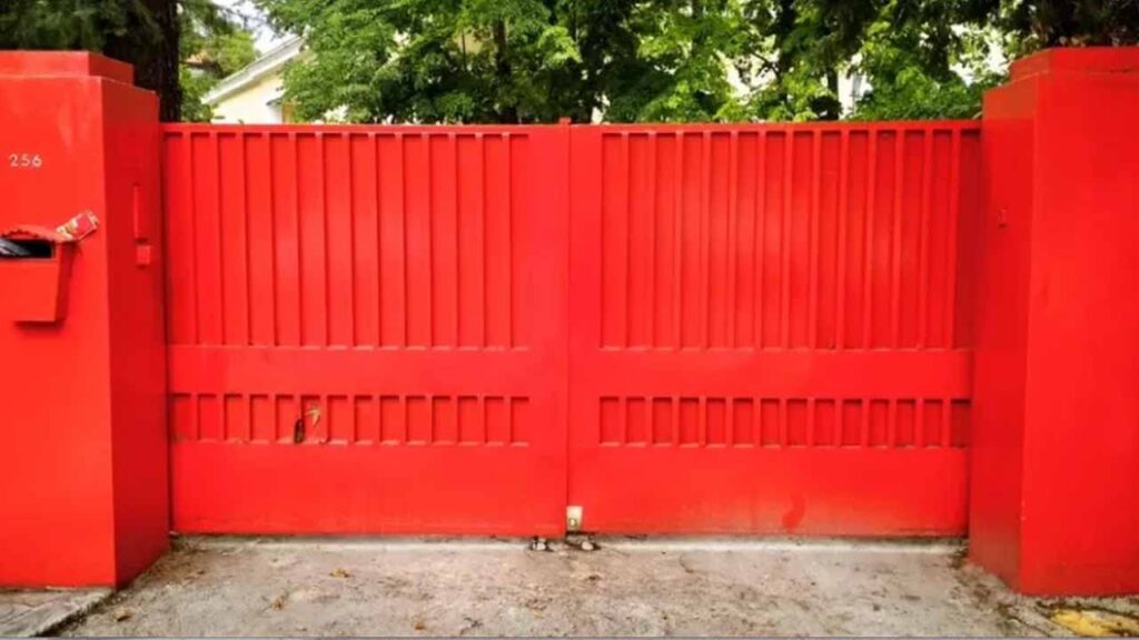 Warna Pintu Pagar Besi Rumah Terkini: Inspirasi & Tips Pilih Warna Cat Paling Sesuai 3 tips cara memilih warna cat pintu pagar besi