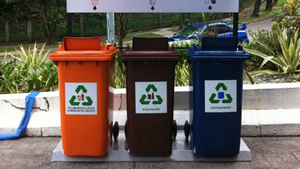 Warna Tong Sampah Kitar Semula di Malaysia: Maksud & Kegunaannya 5 implementasi sistem warna tong sampah di malaysia
