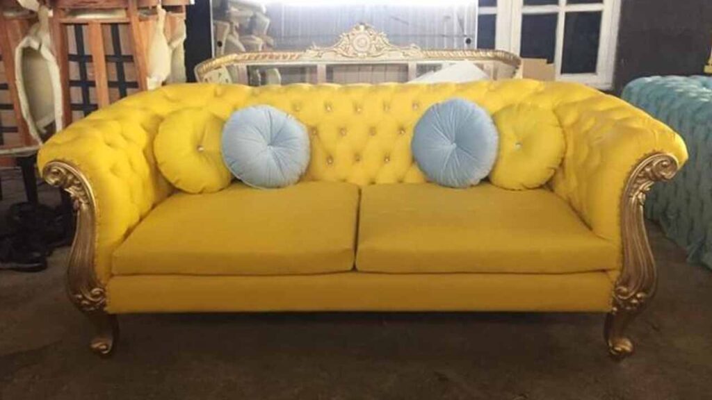 Warna Sofa Chesterfield: Pilihan Warna Terkini & Tips Padanan Interior 2 opsi warna sofa chesterfield yang popular di malaysia
