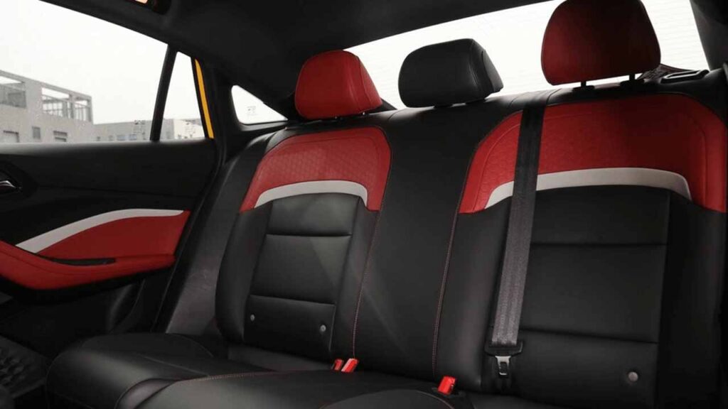 Panduan Memilih Warna Kerusi Mobil yang Sesuai & Menarik di Malaysia 4 cara menyesuaikan warna kursi mobil dengan warna kursi ruang tamu